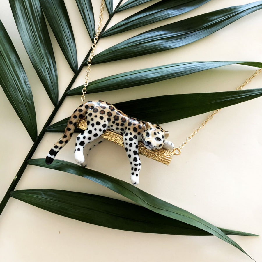 Leopard on branch - Nach Bijoux